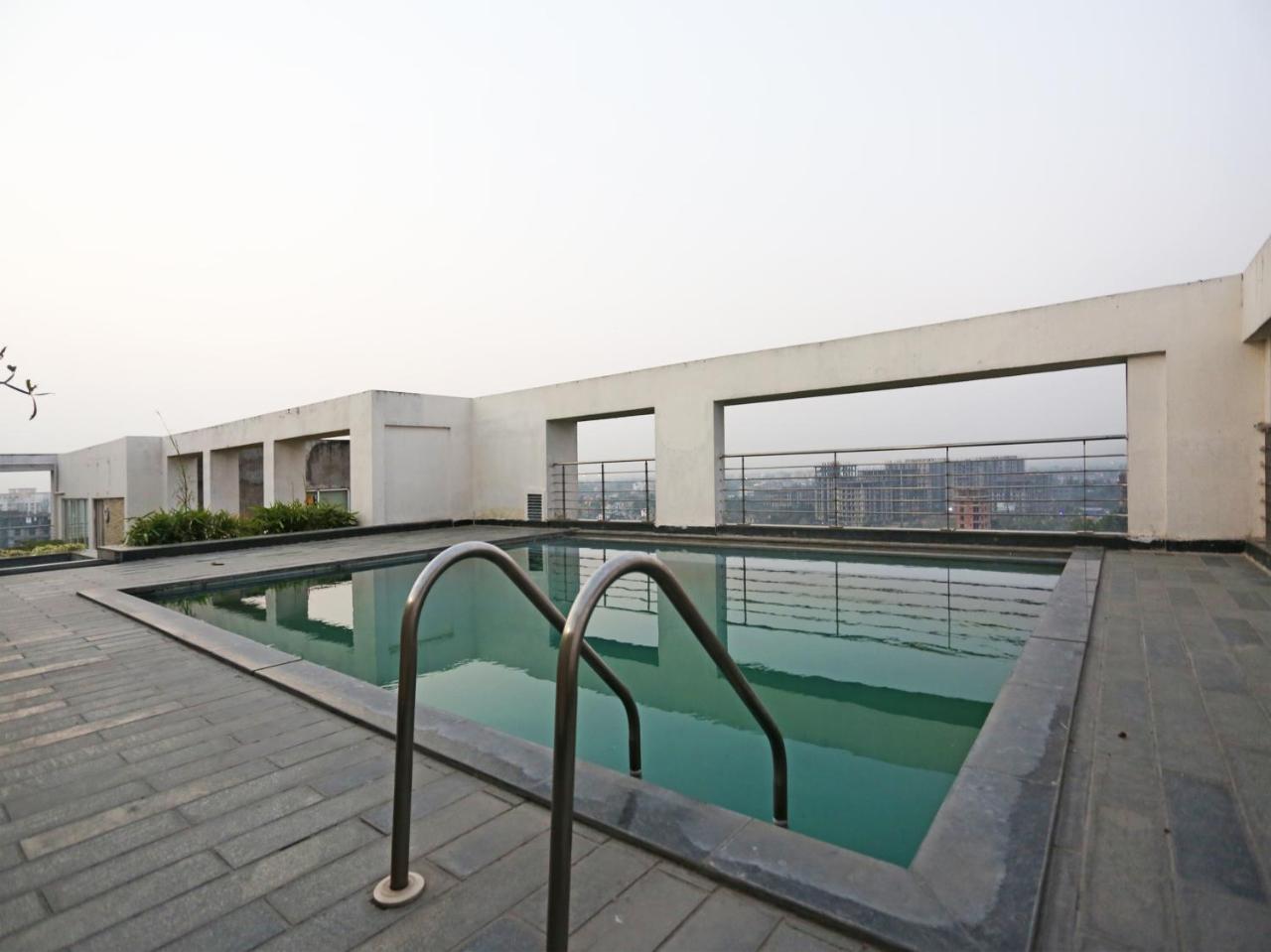 Capital O 10212 Hotel West Willows Xanadu Колката Екстер'єр фото
