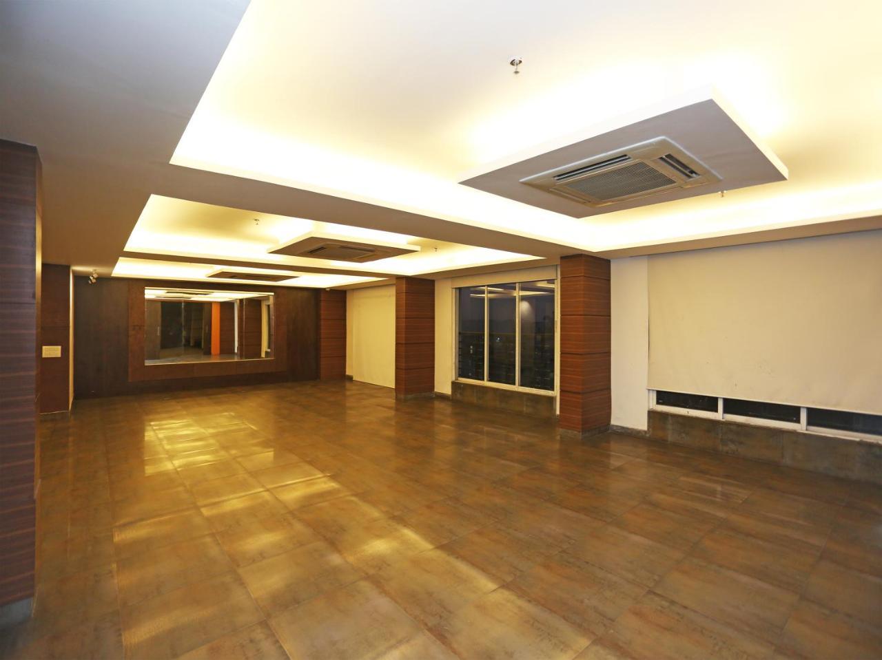 Capital O 10212 Hotel West Willows Xanadu Колката Екстер'єр фото