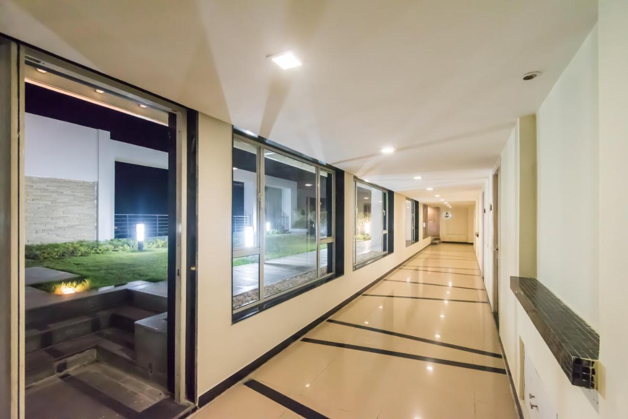 Capital O 10212 Hotel West Willows Xanadu Колката Екстер'єр фото
