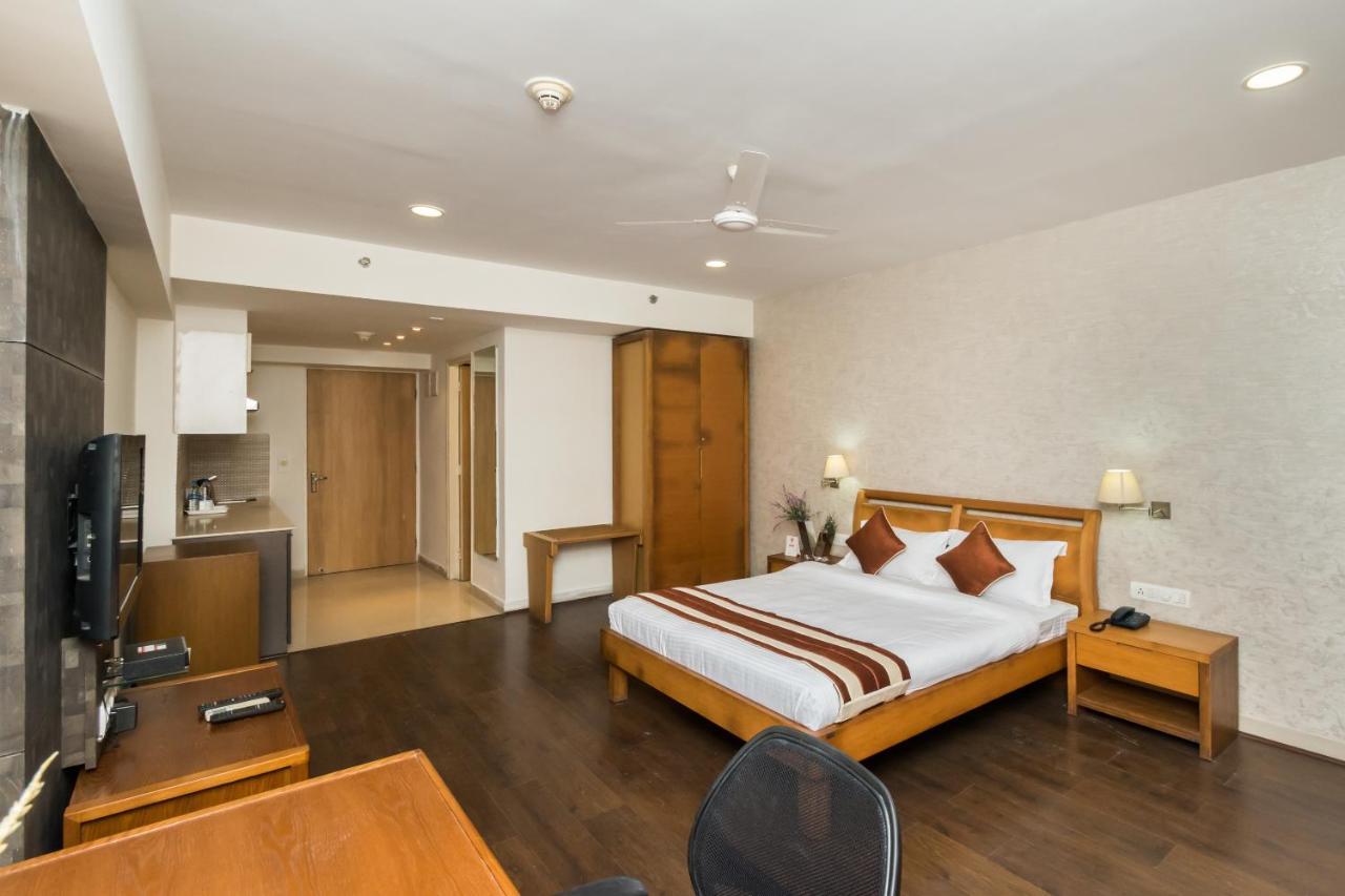 Capital O 10212 Hotel West Willows Xanadu Колката Екстер'єр фото