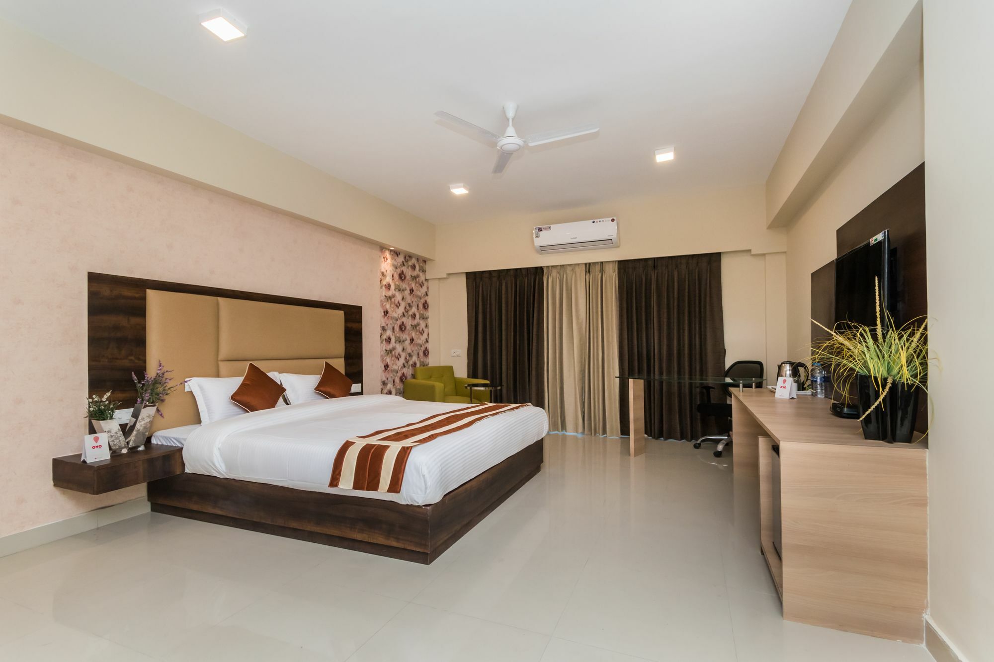 Capital O 10212 Hotel West Willows Xanadu Колката Екстер'єр фото